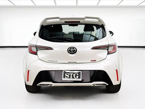 Blizzard Pearl 2019 Toyota Corolla XSE