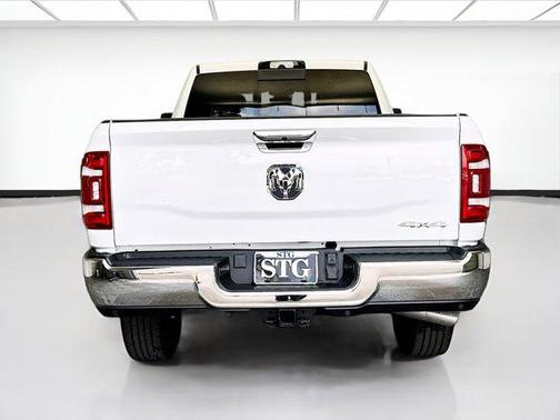 2024 RAM 3500 Tradesman Crew Cab 4x4 6'4' Box