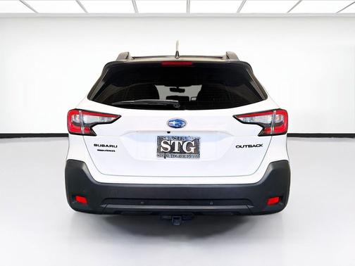 Crystal White Pearl 2023 Subaru Outback Onyx Edition