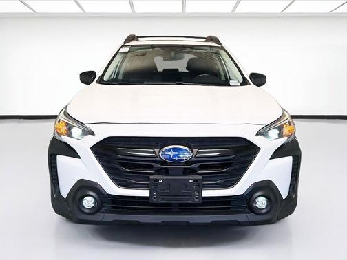 Crystal White Pearl 2023 Subaru Outback Onyx Edition