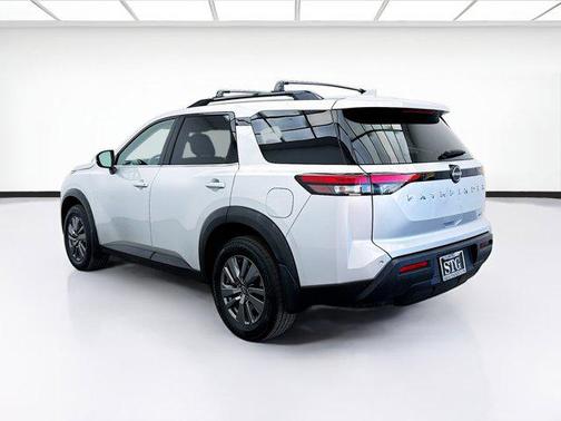 2024 Nissan Pathfinder SV FWD
