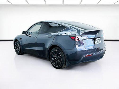 2024 Tesla Model Y Long Range Dual Motor All-Wheel Drive