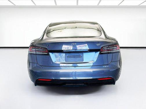 2022 Tesla Model S Base