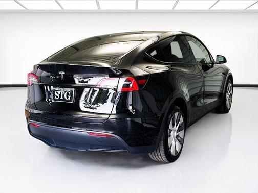 2024 Tesla Model Y Long Range Dual Motor All-Wheel Drive