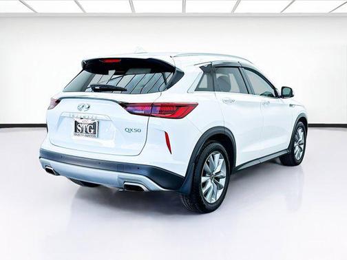 2022 INFINITI QX50 LUXE