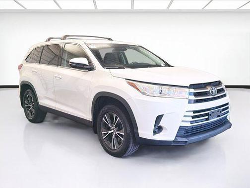 Blizzard Pearl 2019 Toyota Highlander LE I4
