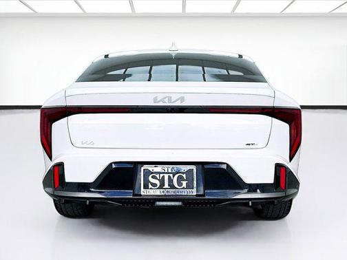 Snow White Pearl 2025 Kia K4 GT-Line
