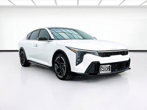 Snow White Pearl 2025 Kia K4 GT-Line
