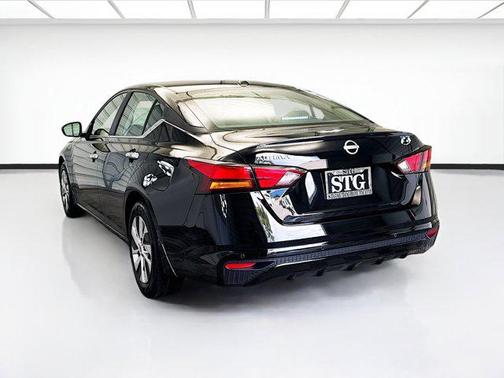 2025 Nissan Altima S FWD
