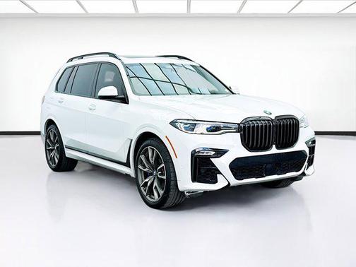 2021 BMW X7 M50i