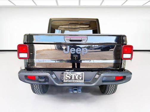 Black Clearcoat 2021 Jeep Gladiator Sport