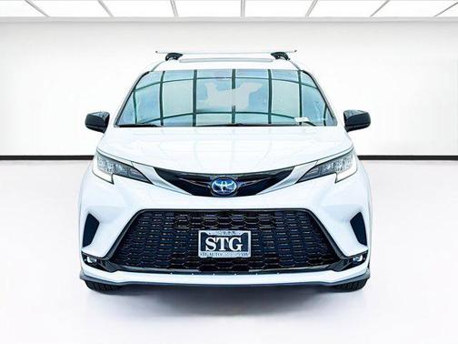 2023 Toyota Sienna XSE 7 Passenger
