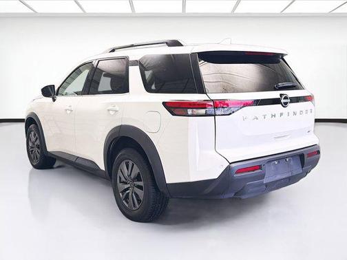 2024 Nissan Pathfinder SV FWD