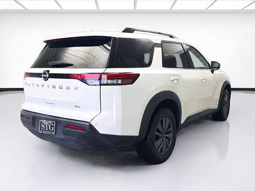 2024 Nissan Pathfinder SV FWD