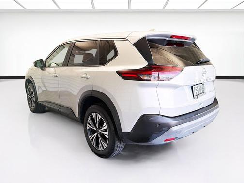 Brilliant Silver Metallic 2023 Nissan Rogue SV