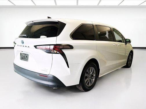 Ice 2024 Toyota Sienna LE