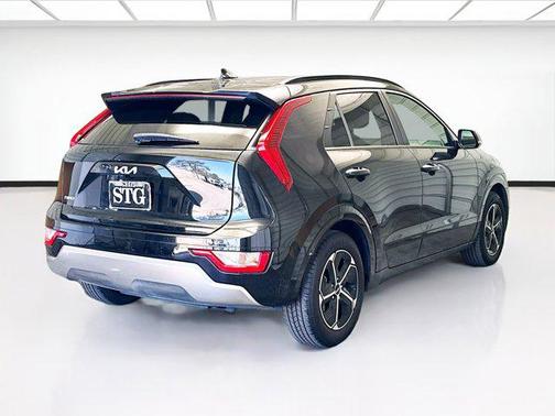 2023 Kia Niro SX