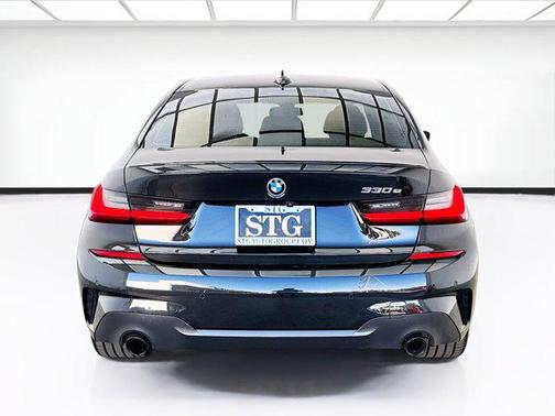 Black Sapphire Metallic 2022 BMW 330e 330e iPerformance