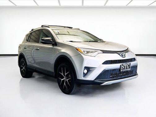 Silver Sky Metallic 2016 Toyota RAV4 SE
