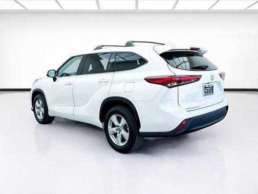 2021 Toyota Highlander LE