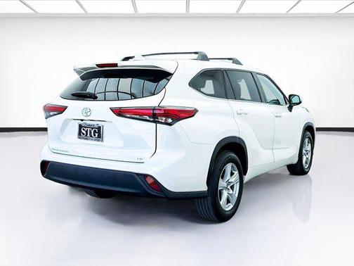 2021 Toyota Highlander LE