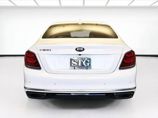 2019 Kia K900 Luxury