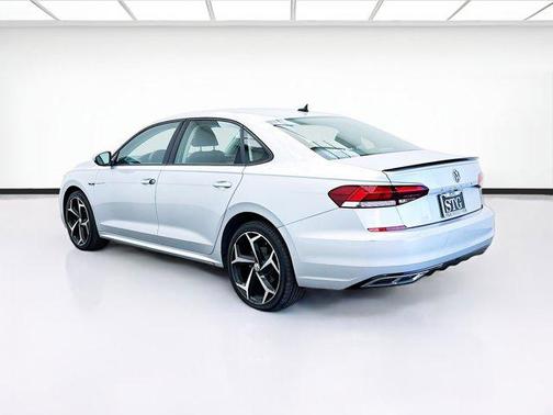 2020 Volkswagen Passat 2.0T R-Line