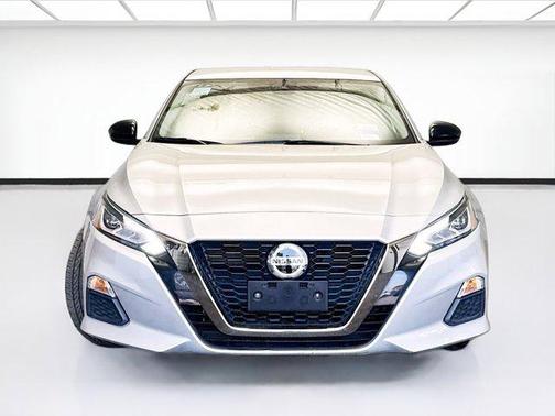2022 Nissan Altima SR FWD