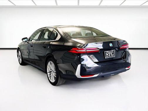 2024 BMW 530 i