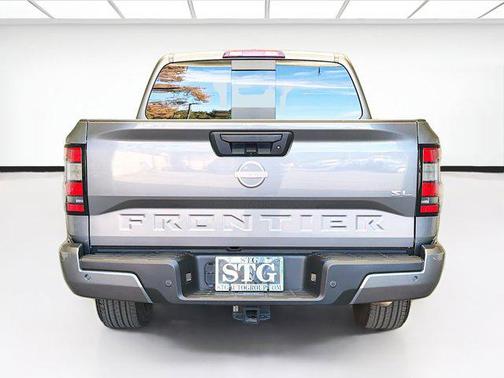 2024 Nissan Frontier SL