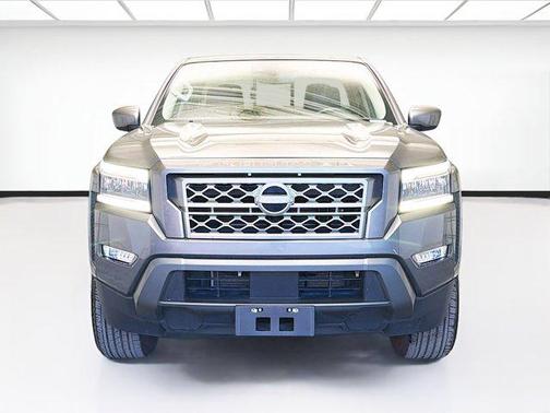 2024 Nissan Frontier SL