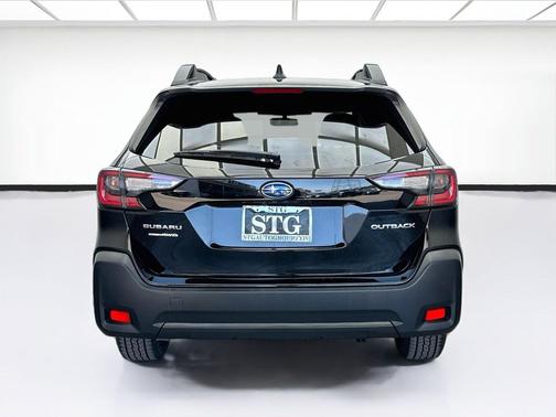 Crystal Black Silica 2023 Subaru Outback Premium