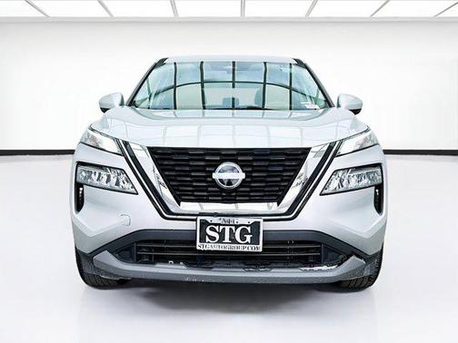 Brilliant Silver Metallic 2023 Nissan Rogue SV