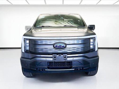 2022 Ford F-150 Lightning LARIAT