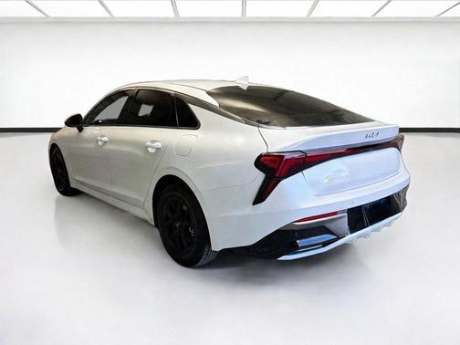 Snow White Pearl 2025 Kia K5 LXS