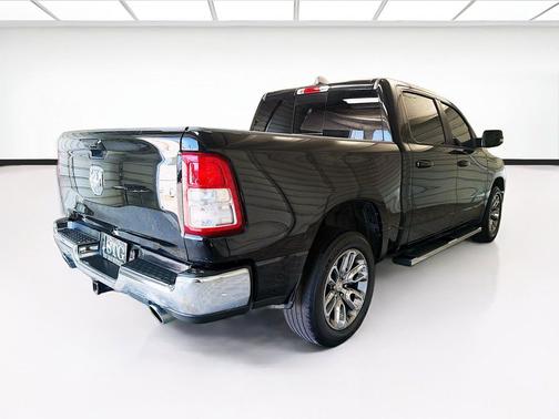 Diamond Black Crystal Pearlcoat 2021 RAM 1500 Big Horn/Lone Star