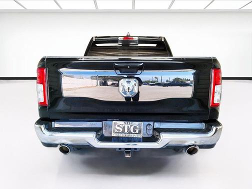 Diamond Black Crystal Pearlcoat 2021 RAM 1500 Big Horn/Lone Star