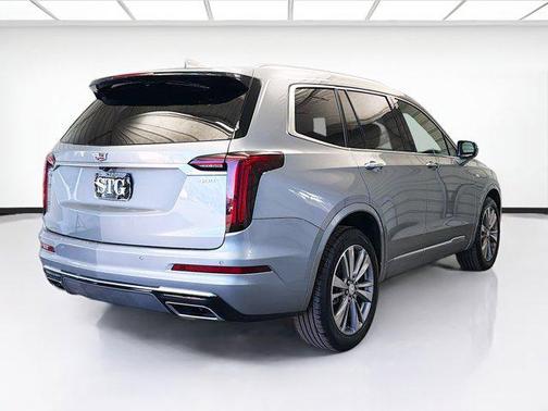 2025 Cadillac XT6 Premium Luxury FWD