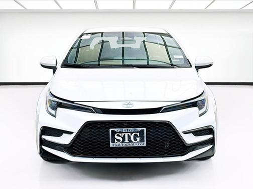 Pearl 2024 Toyota Corolla SE