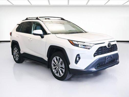 Blizzard Pearl 2022 Toyota RAV4 XLE Premium