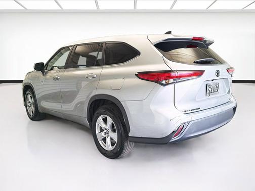 Celestial Silver Metallic 2023 Toyota Highlander LE