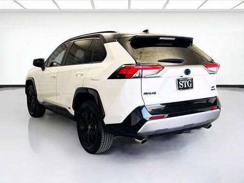 2022 Toyota RAV4 Hybrid SE
