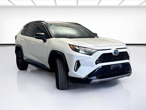 2022 Toyota RAV4 Hybrid SE
