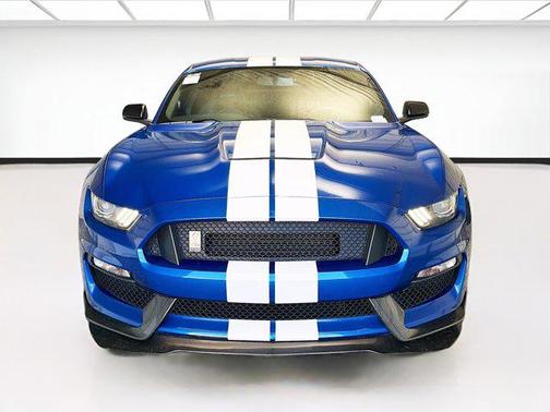 2017 Ford Shelby GT350 Base