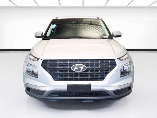 Stellar Silver 2021 Hyundai VENUE SE