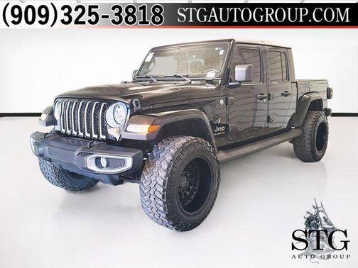 Black Clearcoat 2022 Jeep Gladiator Overland