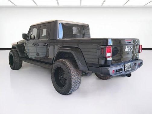Black Clearcoat 2022 Jeep Gladiator Overland