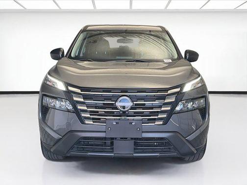 Gun Metallic 2024 Nissan Rogue S