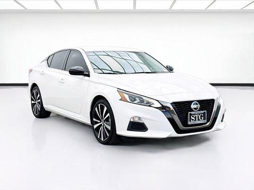 2022 Nissan Altima SR FWD