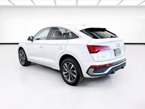 Glacier White Metallic 2022 Audi Q5 45 S line Premium Plus